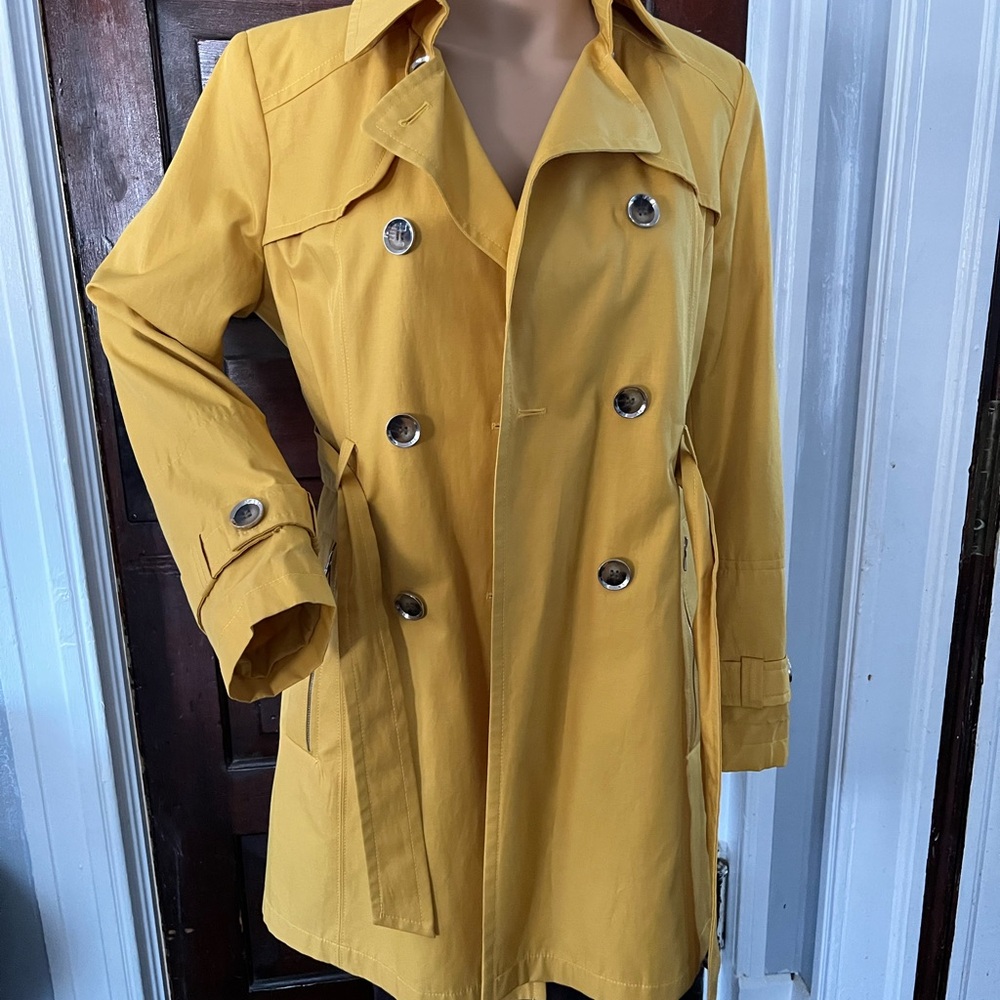 Gallery Large Women’s Golden Yellow Trench Coat with Classic Design